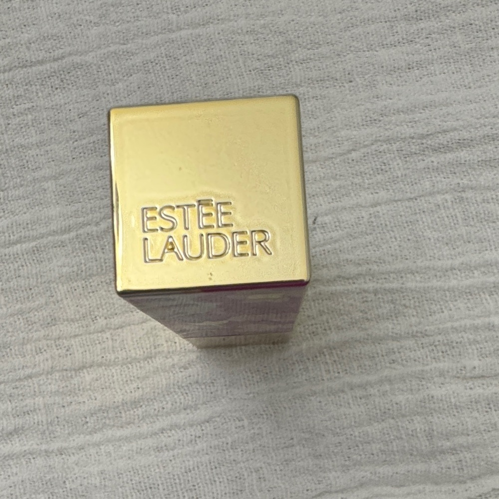 Estee Lauder  LIMITED EDITION COLOR BEAUTIFUL ROSE